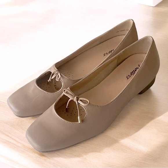 TROTTERS HONESTY Stylish Lightweight Neutral Tan Leather Ballet Flat Siz… - Picture 2 of 10